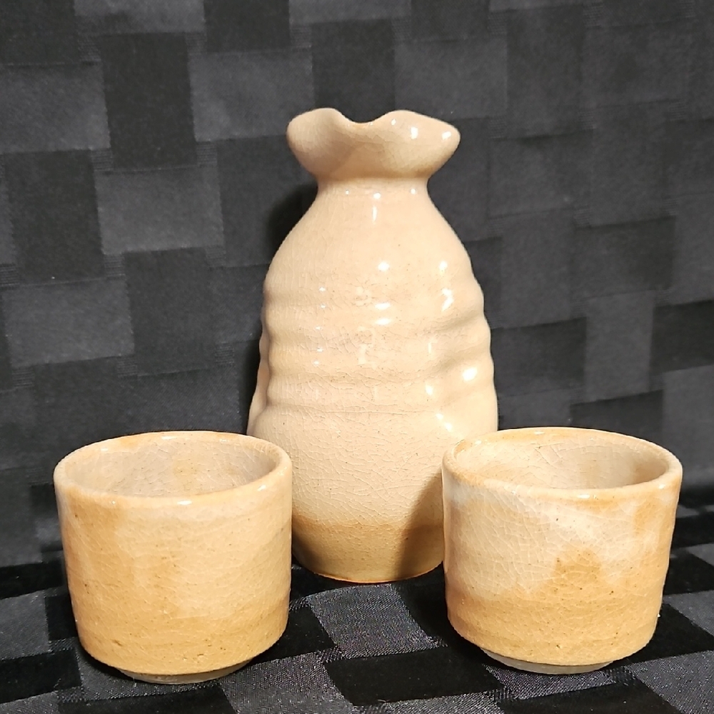VTG Japanese Hagi Ware Ceramic Sake Set - Signed Studio Pottery Tokkuri & 2 Cups